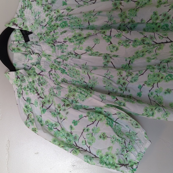 J. Crew Smocked Neck Puff Sleeve Lime Cherry Blossoms Shirt XS - Picture 3 of 9